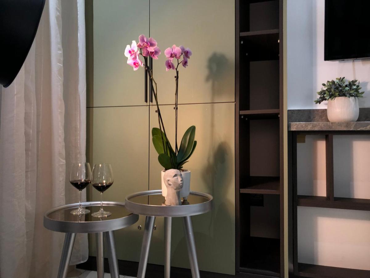 Urban Stay Tirana Deluxe Εξωτερικό φωτογραφία